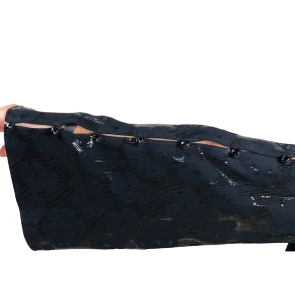 St. John Evening black asymmetrical one sleeve top with sequins Sz 4 - Picture 8 of 10